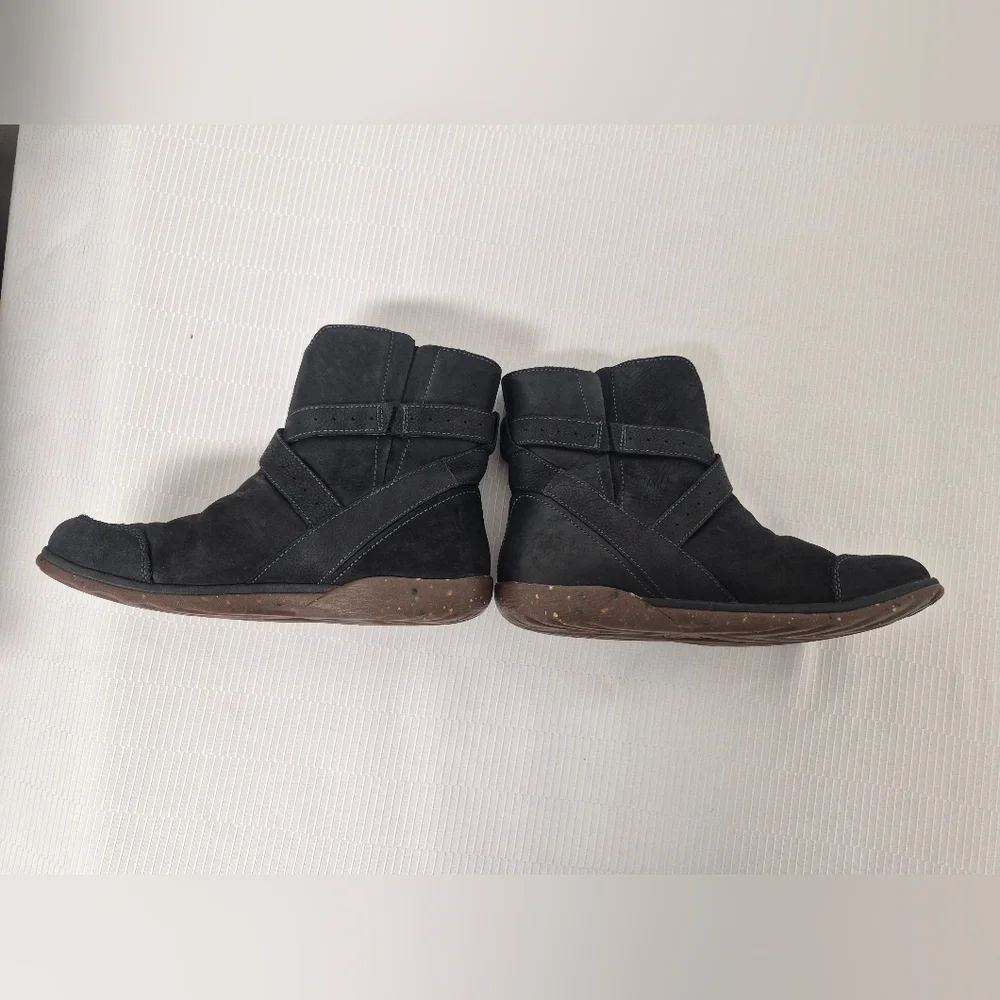 Chaco Skye Leather Black Hiking Buckle Boots sz 8